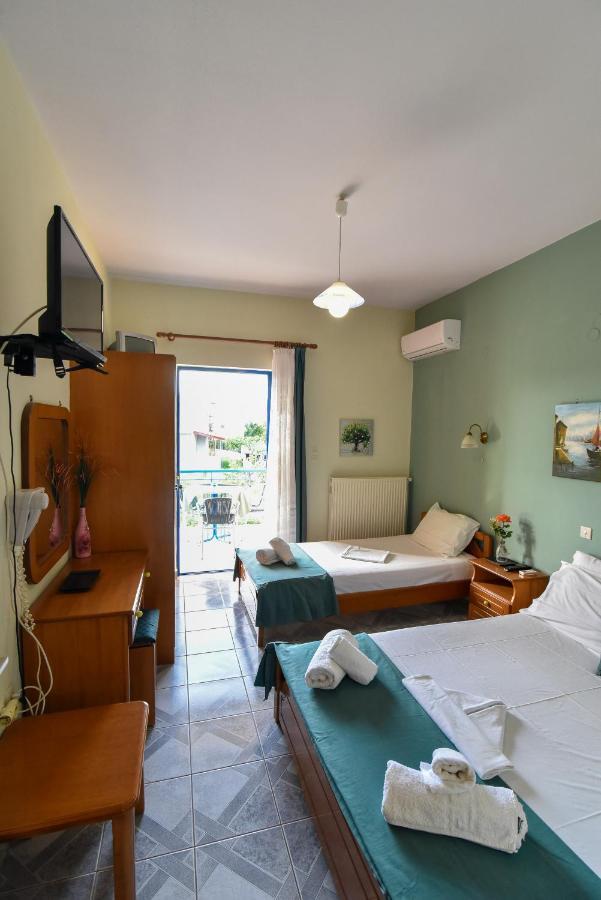 Leader Apartment Митикас Екстериор снимка